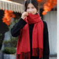 Cachecol Feminino com Franjas em Pashmina Liso